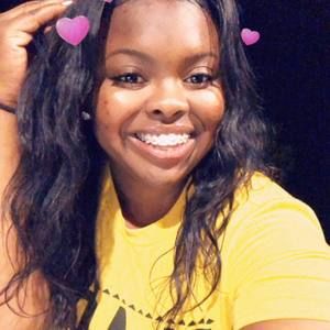 Meet your Posher, Denisha